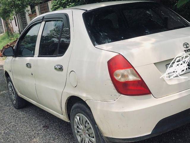 https://images10.gaadi.com/usedcar_image/3572058/original/processed_9c4472b8-60b4-4f0a-bbe4-e40ed7ec3f5b.jpeg?imwidth=6401