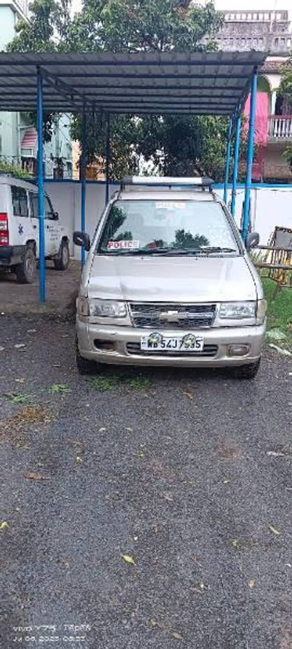 Chevrolet Tavera LS B3 - 10 seats BSIII Chevrolet Tavera LS B3 - 10 seats BSIII