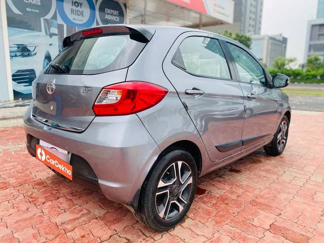 https://images10.gaadi.com/usedcar_image/3572086/original/processed_img2867110__used_car_2867110_1694412297.jpg?imwidth=6402
