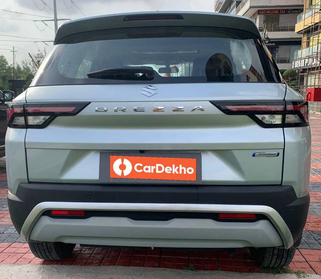 https://images10.gaadi.com/usedcar_image/3572195/original/processed_img2867194__used_car_2867194_1694414924.jpg?imwidth=6402