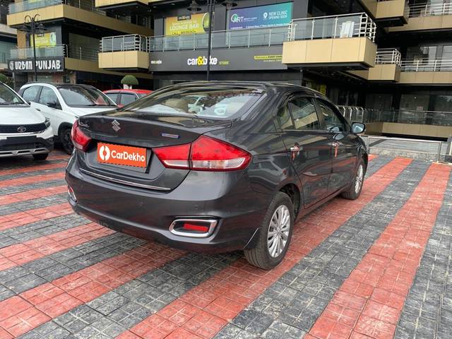 https://images10.gaadi.com/usedcar_image/3572223/original/processed_img2867216__used_car_2867216_1694415652.jpg?imwidth=6402
