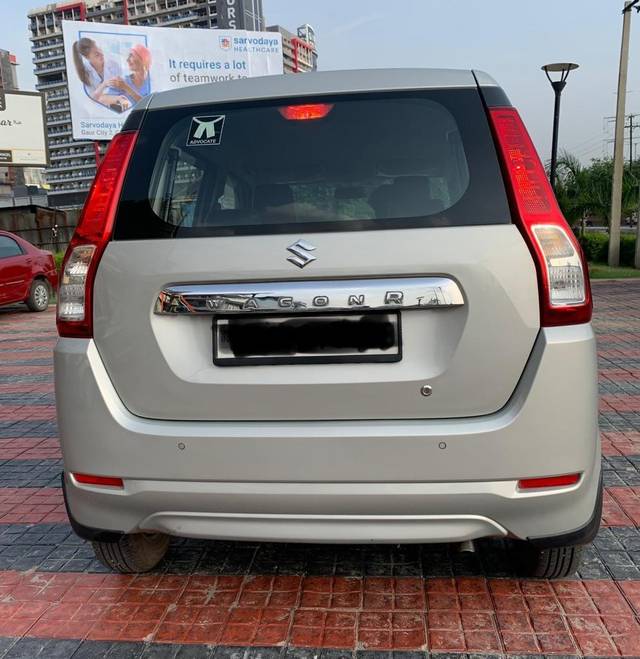 https://images10.gaadi.com/usedcar_image/3572232/original/processed_img2867224__used_car_2867224_1694415941.jpg?imwidth=6402