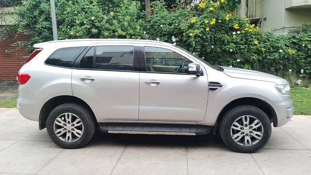 https://images10.gaadi.com/usedcar_image/3572302/original/img2867274__used_car_2867274_1700737898.jpg?imwidth=6401