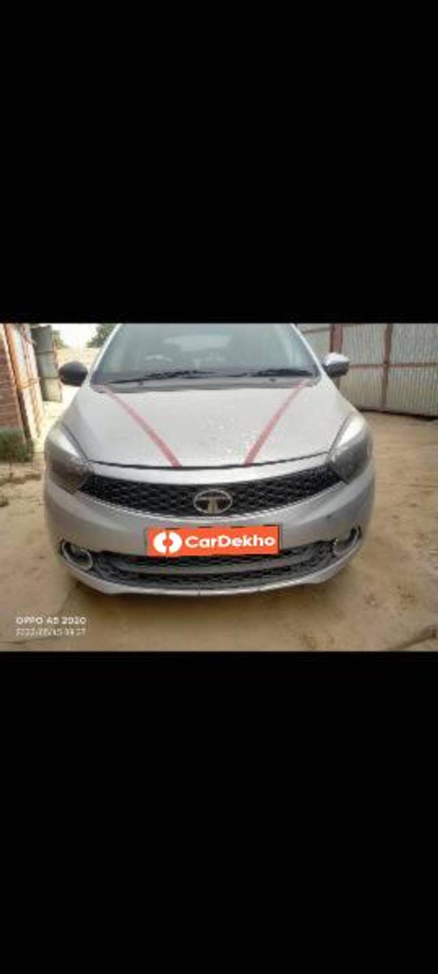 https://images10.gaadi.com/usedcar_image/3572346/original/processed_5d1322b7-8bfa-47ea-8a35-3b1c9d5c11e7.jpg?imwidth=6400