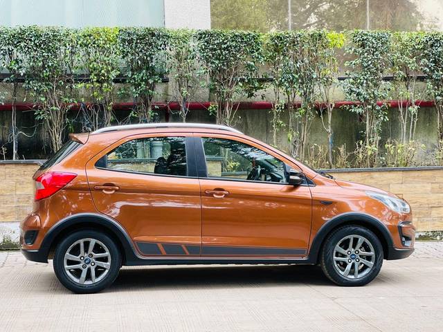 https://images10.gaadi.com/usedcar_image/3572469/original/processed_img2867376__used_car_2867376_1694426495.jpg?imwidth=6401