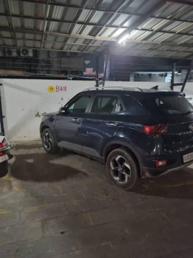https://images10.gaadi.com/usedcar_image/3572544/original/processed_c829bed4-63e1-42a4-9ed9-5c85a797a75b.jpg?imwidth=6402