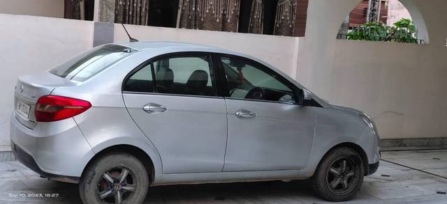 https://images10.gaadi.com/usedcar_image/3572546/original/processed_402f61dc-930a-49a6-9592-8da87133458b.jpg?imwidth=6401