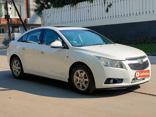 https://images10.gaadi.com/usedcar_image/3572567/original/processed_img2867443__used_car_2867443_1694431207.jpg?imwidth=6400