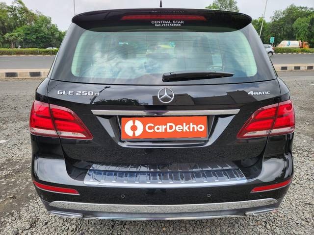 https://images10.gaadi.com/usedcar_image/3572593/original/processed_img2867462__used_car_2867462_1694431889.jpg?imwidth=6402