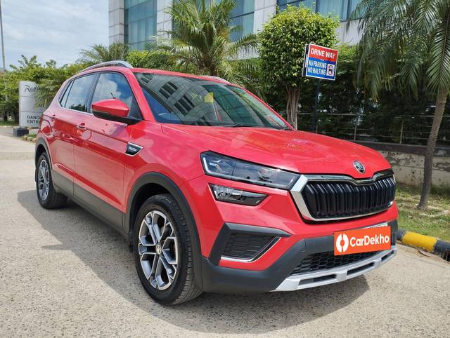 https://images10.gaadi.com/usedcar_image/3572618/original/processed_img2867486__used_car_2867486_1694431990.jpg?imwidth=6400