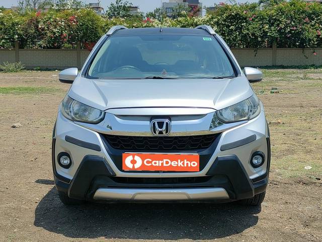 https://images10.gaadi.com/usedcar_image/3572639/original/processed_img2867500__used_car_2867500_1694432669.jpg?imwidth=6400
