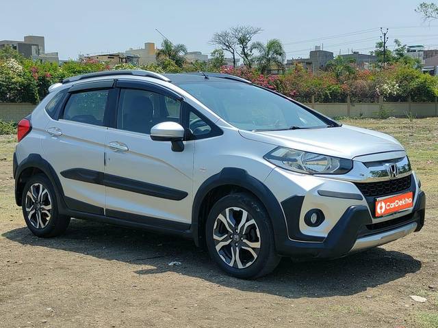 https://images10.gaadi.com/usedcar_image/3572639/original/processed_img2867500__used_car_2867500_1694432680.jpg?imwidth=6401