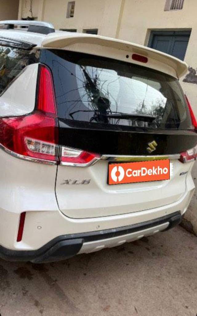 https://images10.gaadi.com/usedcar_image/3572681/original/processed_4bfdd56a-2974-4b5d-ba65-2ded4749c058.jpeg?imwidth=6401
