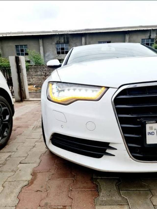https://images10.gaadi.com/usedcar_image/3572729/original/processed_ad9f0519-d4ba-4cef-adec-381812063aef.jpg?imwidth=6400