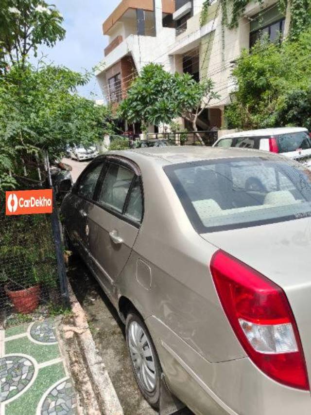 https://images10.gaadi.com/usedcar_image/3572819/original/processed_63dd6fb7-a60f-408d-b9b5-278740bba0b8.jpg?imwidth=6402