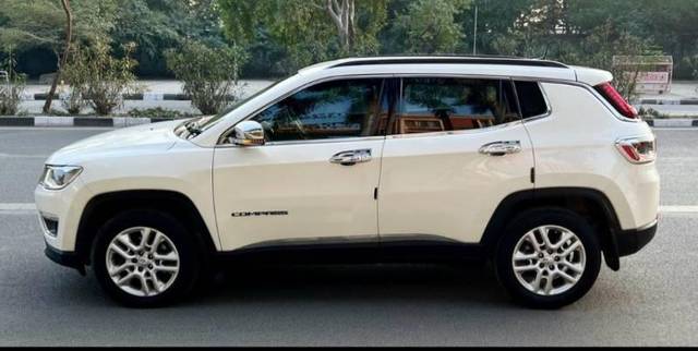 https://images10.gaadi.com/usedcar_image/3572854/original/processed_8d4fa2cf-cfc5-4841-acdb-6c64cc1ea76f.jpg?imwidth=6400