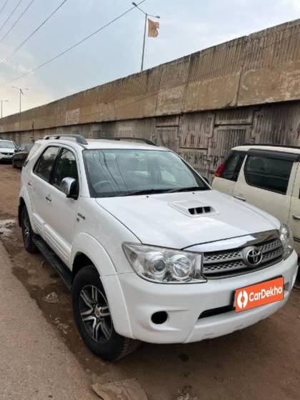 Toyota Fortuner 3.0 Diesel Toyota Fortuner 3.0 Diesel