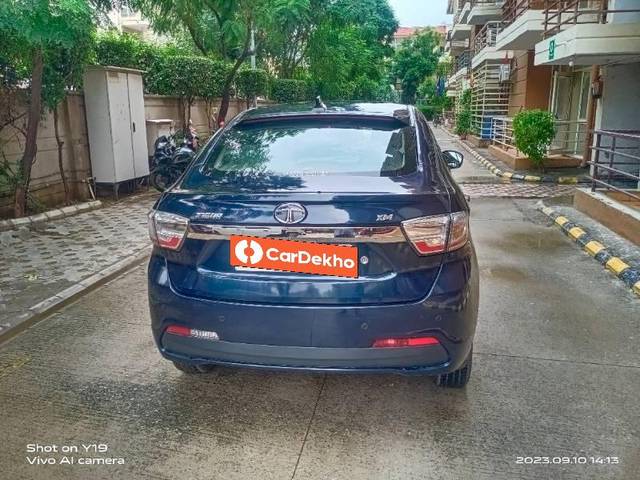 https://images10.gaadi.com/usedcar_image/3573044/original/processed_e2bd9d41-1f5c-4c20-96b0-a2dc0195c206.jpg?imwidth=6402