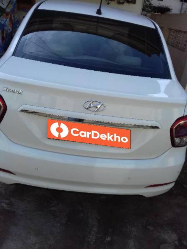 https://images10.gaadi.com/usedcar_image/3573085/original/processed_5c1523af-6bcb-4649-a1b8-c084f92f463a.jpg?imwidth=6402