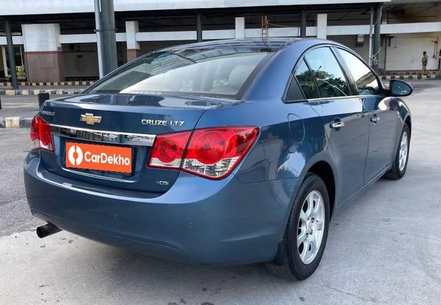 https://images10.gaadi.com/usedcar_image/3573104/original/processed_59051532-9c1f-490c-ae18-991d7c40c1e3.jpg?imwidth=6402