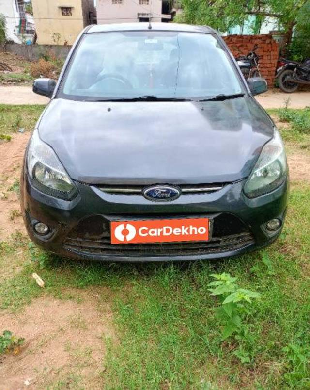 https://images10.gaadi.com/usedcar_image/3573109/original/processed_b133b52a-eaef-443f-867f-aa6d78845df4.jpg?imwidth=6400