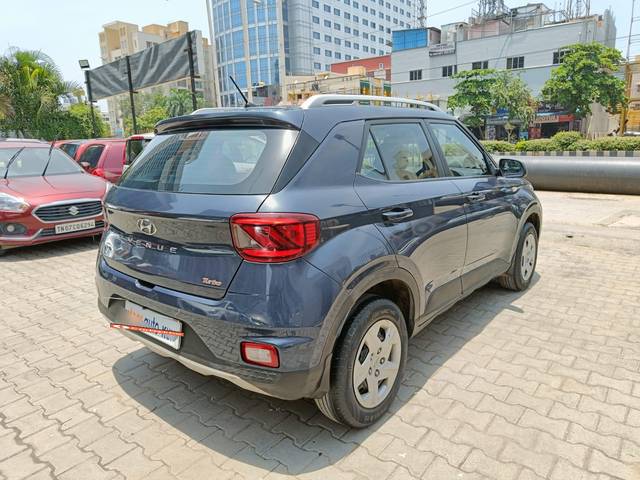 https://images10.gaadi.com/usedcar_image/3573159/original/processed_usedcar_tn07ct3064_4__11661694498514_1694498568.jpeg?imwidth=6401