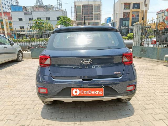 https://images10.gaadi.com/usedcar_image/3573159/original/processed_usedcar_tn07ct3064_8__11661694498514_1694498568.jpeg?imwidth=6402