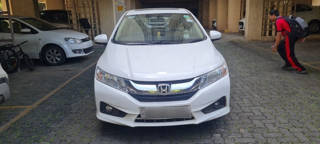 https://images10.gaadi.com/usedcar_image/3573293/original/05__VCC_1784178_94_1693897492.jpg?imwidth=6401