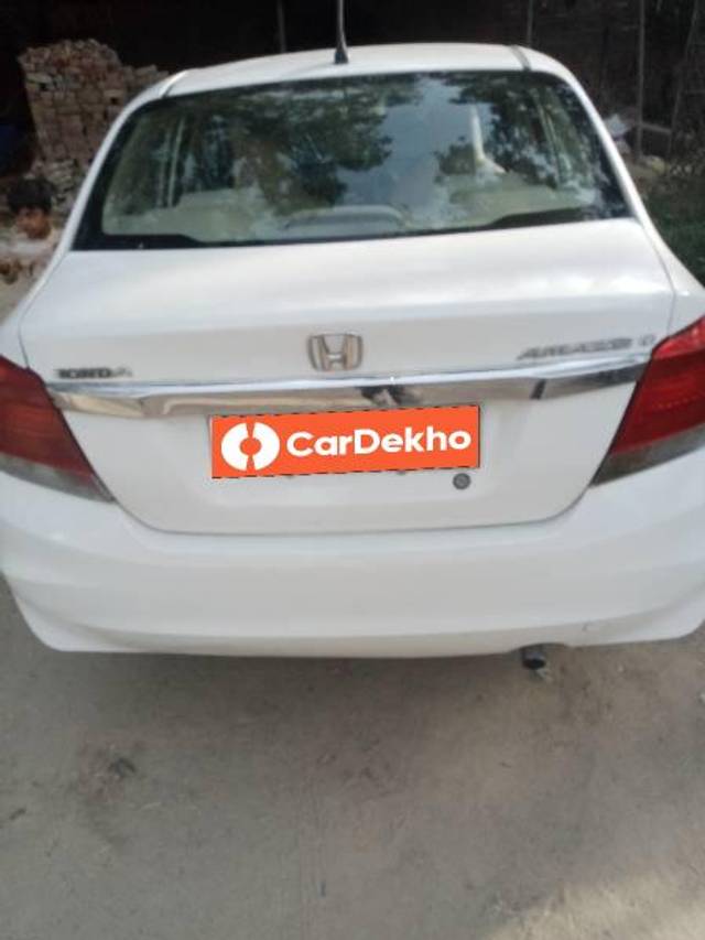 https://images10.gaadi.com/usedcar_image/3573302/original/processed_f2030f8e-67cb-44bb-aed4-43b6b7ddce9b.jpg?imwidth=6402