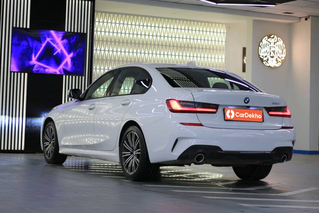https://images10.gaadi.com/usedcar_image/3573316/original/processed_usedcar_img_5329_257331694503964_1694504058.JPG?imwidth=6401