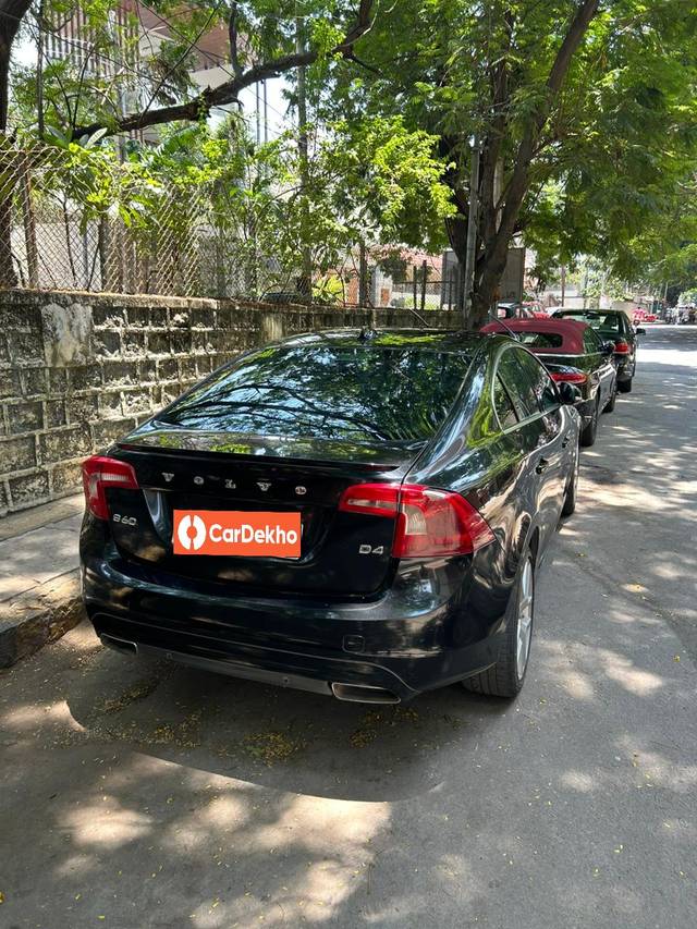 https://images10.gaadi.com/usedcar_image/3573423/original/processed_f071783b-62ca-41fd-93eb-83857065d97a.jpg?imwidth=6401