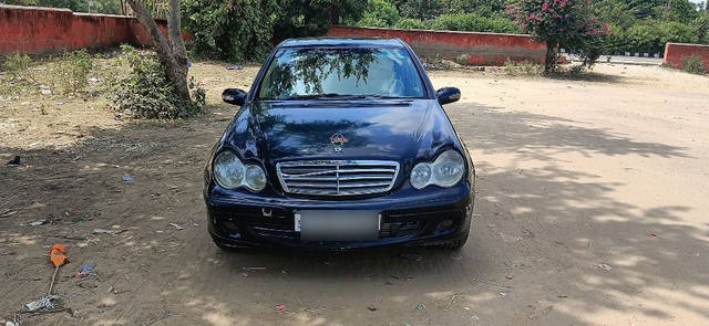 https://images10.gaadi.com/usedcar_image/3573571/original/05__VCC_1784284_94_1693906023.jpg?imwidth=6400