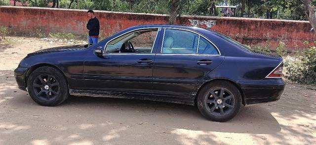 https://images10.gaadi.com/usedcar_image/3573571/original/05__VCC_IMG_1693901785708_1784284_95_1693902180.jpg?imwidth=6401