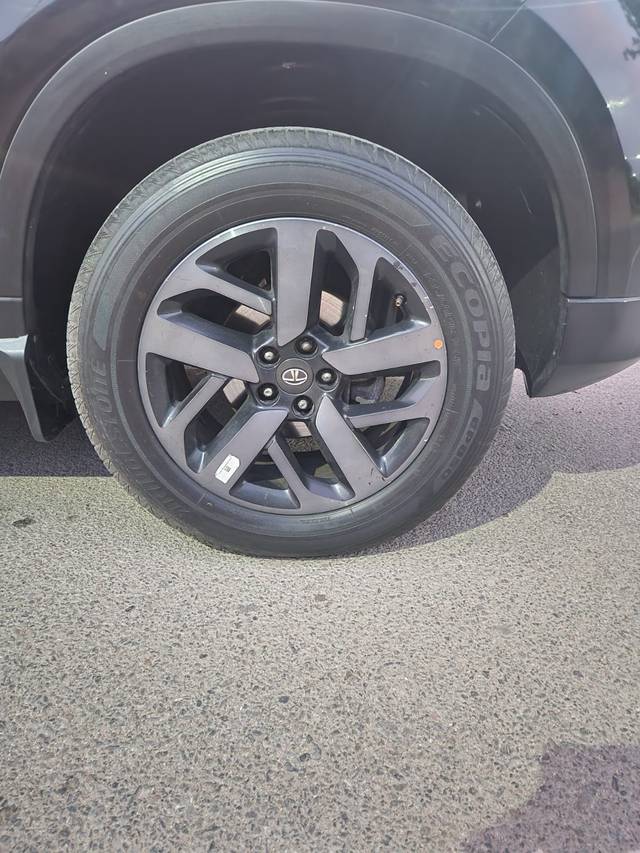https://images10.gaadi.com/usedcar_image/3573592/original/img2868054__used_car_2868054_1694514977.jpg?imwidth=6402