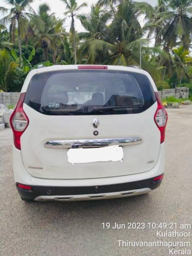https://images10.gaadi.com/usedcar_image/3573646/original/processed_089add6e-e017-4380-ab57-a12fd09d6656.jpg?imwidth=6402