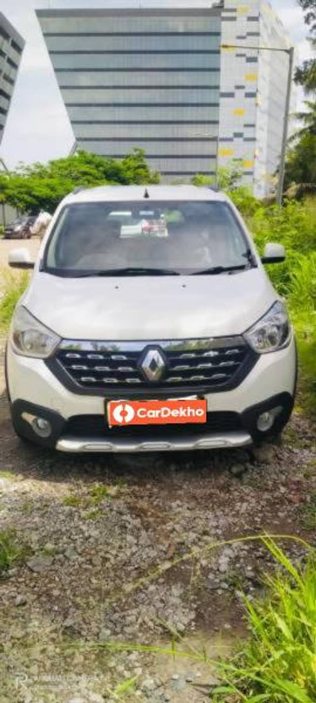 https://images10.gaadi.com/usedcar_image/3573646/original/processed_99988f48-06c8-473f-8d65-a64eaa93c59f.jpg?imwidth=6400