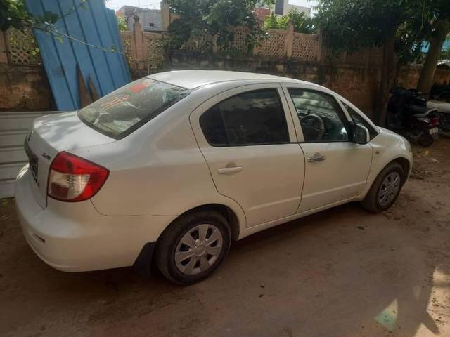 https://images10.gaadi.com/usedcar_image/3573647/original/processed_55939f5f-fd33-46ff-adc9-398cb583e78b.jpg?imwidth=6401