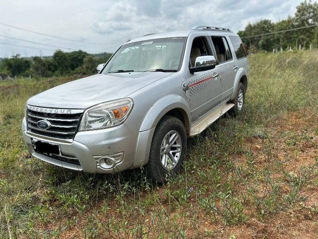 https://images10.gaadi.com/usedcar_image/3573684/original/processed_efc4ddc3-2d5b-430d-9584-d78a779c2c67.jpeg?imwidth=6400