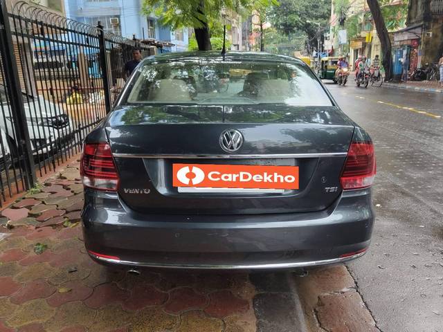 https://images10.gaadi.com/usedcar_image/3573819/original/processed_img2868226__used_car_2868226_1694522662.jpg?imwidth=6402