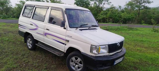 https://images10.gaadi.com/usedcar_image/3573962/original/processed_f7addea8-739d-48e8-a2ab-b37a25f3cbed.jpg?imwidth=6400
