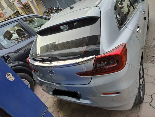https://images10.gaadi.com/usedcar_image/3574015/original/processed_d217d7bb-4422-49aa-a9cd-3206f94b29aa.jpg?imwidth=6402