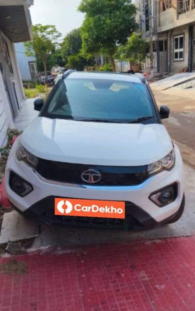 https://images10.gaadi.com/usedcar_image/3574086/original/processed_b6effd00-7a4a-4f86-835a-f874be2d3c00.jpg?imwidth=6400