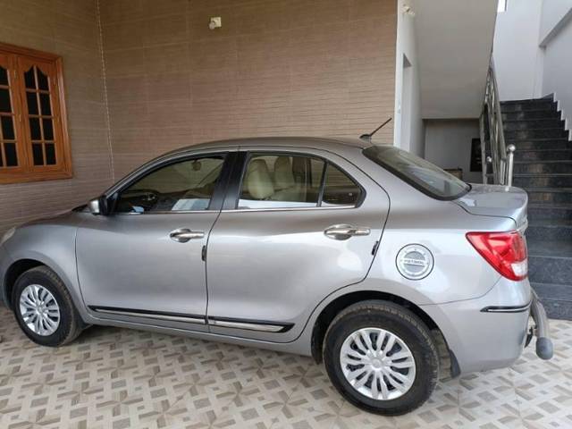 https://images10.gaadi.com/usedcar_image/3574115/original/processed_50577cd8-b002-49a5-a79f-8963a1b72c05.jpg?imwidth=6401