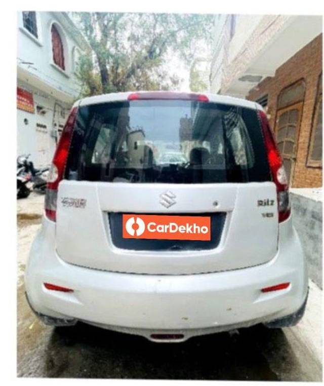 https://images10.gaadi.com/usedcar_image/3574160/original/processed_936466ba-8c9c-4c37-b524-f0ba0edb2b40.jpeg?imwidth=6402
