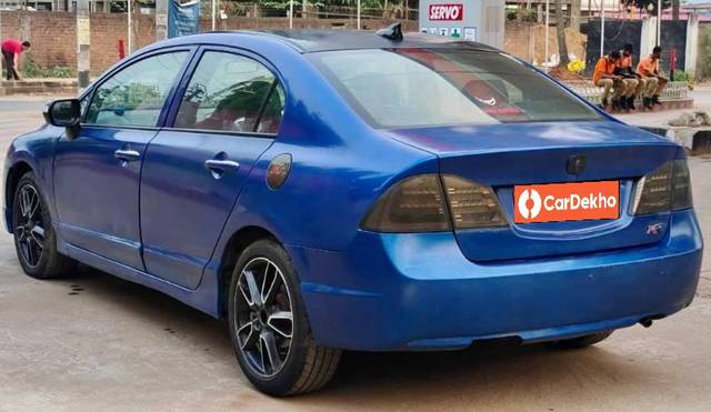 https://images10.gaadi.com/usedcar_image/3574242/original/processed_c4e7c3c9-73c6-44c1-bf10-d9d7c0f8d625.jpg?imwidth=6402