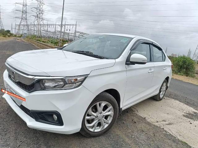 https://images10.gaadi.com/usedcar_image/3574359/original/processed_647dce3c-ee23-4762-a0b7-21a37741d4f5.jpg?imwidth=6400