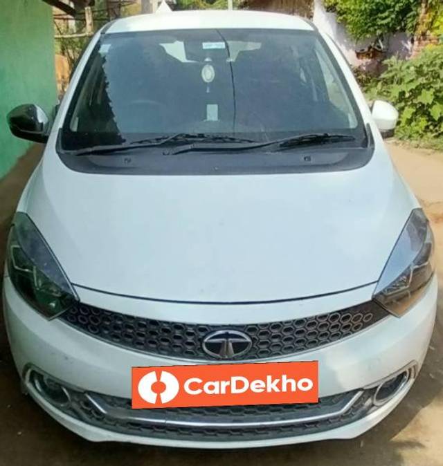 https://images10.gaadi.com/usedcar_image/3574377/original/processed_02660c5f-9b70-49e1-b657-ca00f5e01301.jpg?imwidth=6402