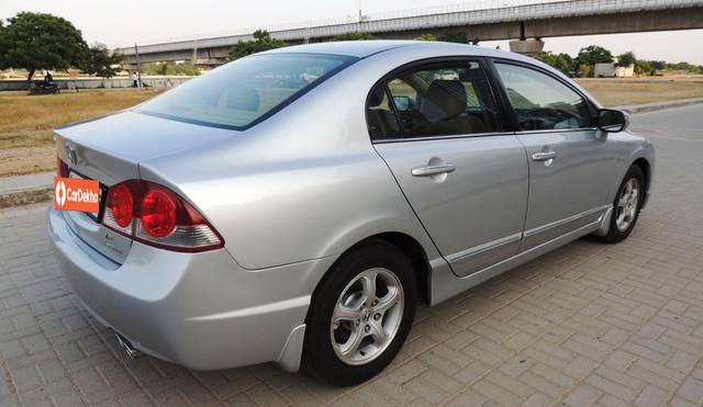 https://images10.gaadi.com/usedcar_image/3574386/original/processed_usedcar_resized_dscn9766_7201694589910_1694589921.jpg?imwidth=6402