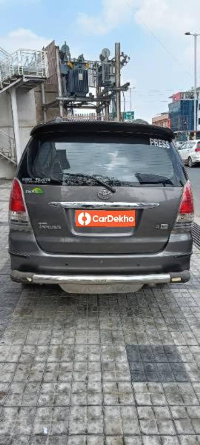 https://images10.gaadi.com/usedcar_image/3574391/original/processed_9309260f-c256-4ee4-b4a7-f5980f609b7e.jpg?imwidth=6401