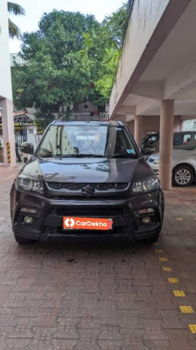 https://images10.gaadi.com/usedcar_image/3574432/original/processed_dfa971b8-5c0c-4fcb-a7d1-15b7562054fb.jpg?imwidth=6401